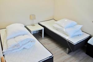 Holiday Home For Up To 12 Pople With Sea View