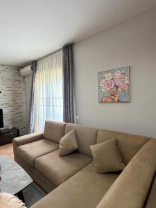 Dea Apartament Durrës, Golem