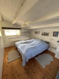 Bright Summer House Only 300 M From The Water