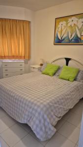 mucahome1 - apartamento terraza vistas y playa 150 m