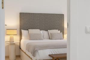 Agua I & seasonal pool by ELE Apartments