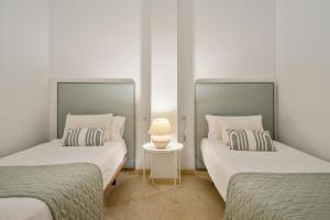 Agua I & seasonal pool by ELE Apartments