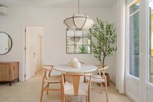 Agua I & seasonal pool by ELE Apartments