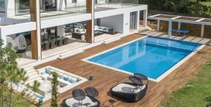 Villa with pool and beautiful garden in Santa Pons