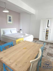 Beach Studio by Sunny Mamaia