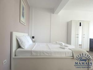 Beach Studio by Sunny Mamaia
