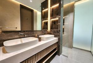LUXX Live the Dubai Dream! Brand-New Designer Villa with Pools, Padel, Lift, Services
