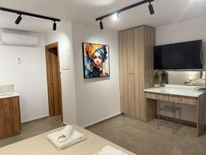Acalyptos Lux Studios