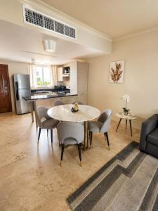 Modern Condo in Playa Turquesa Beach Access