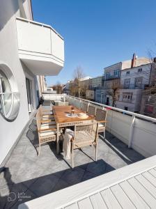2 Schlafzimmer, Offene Küche, Balkon und Terrasse - moderne 90qm in ruhiger, zentraler Lage - nur 500m bis zum Strand