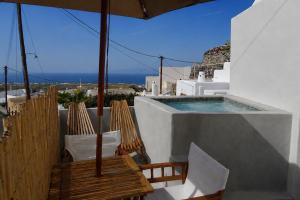 Cycladic House in Finikia Oia