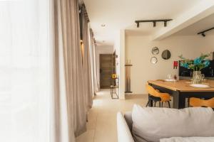 Luxury Penthouse Jacuzzi, BBQ Terrace & Pool Table