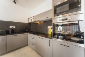 Luxury Penthouse Jacuzzi, BBQ Terrace & Pool Table