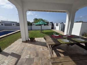 No Grupos Casa Cuervi con piscina privada en Conil