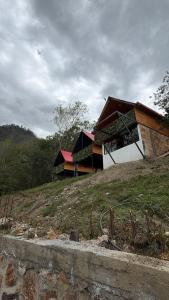 Ecocabañas ByB Cabaña de lujo con jacuzzi y vista a la montaña