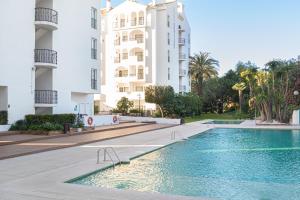 Apartamentos Occidental Banús 1&3