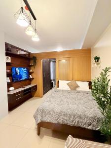 Shell Residences near Mall of Asia by Keith