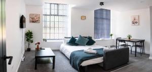 Modern 1 Bedroom Apartment in Derby with Parking
