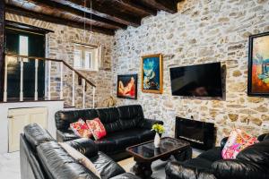 Art House Near to Saint George Beach by Konnect