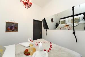 LOVE Apartment - For Couples to Enjoy & Bond
