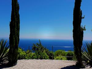 Home in Corfu with swimming pool