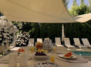 Home in Corfu with swimming pool