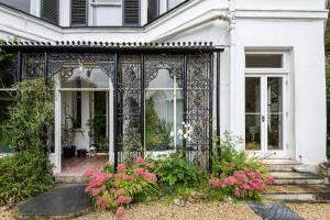 The Grange Residence, Lee Devon