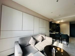 Cityview Hospitality desk by Rakoi