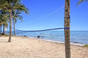 Arenika Beachfront Villa & Rooms
