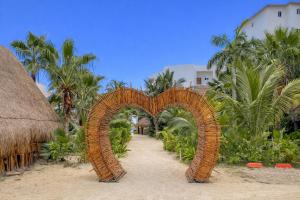 Arenika Beachfront Villa & Rooms