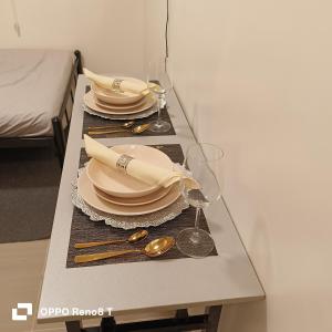 GoldyRich Staycation Plàce-Urban Deca Tower Cubao