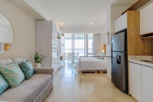 Beautiful apartment in front of the sea