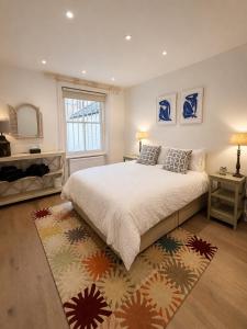 Luminous Modern Flat Style & Comfort