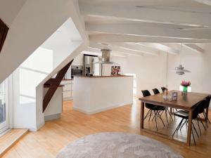 Spacious and bright 4-room apartment in downtown Aalborg