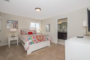3087LL Townhouse 5 Bedrooms & 4 Bathrooms Pool
