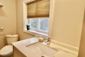 Gem In the Heart of thornhill