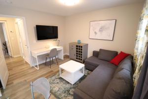 Gem In the Heart of thornhill
