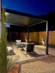 Esprit Luberon, Le Cyprès logement entier