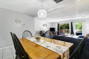 677 Queens Grant