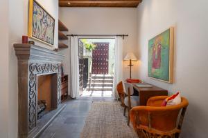 Casa Esperanza, 2BR Designer Charm & Rooftop Views