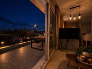 Aura Residence Beachfront by Horizon Homes