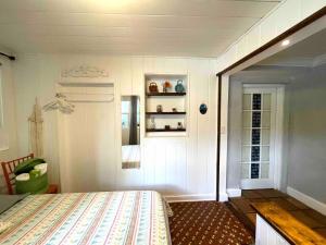 Private Studio with Free Parking