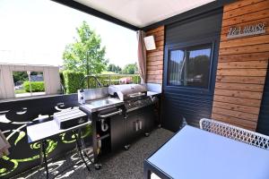 L&A Mobile House