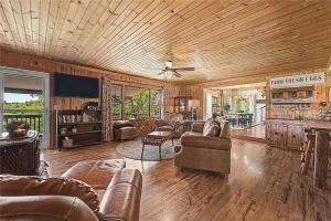 Kings River Estate | House, Cabin & Airstream