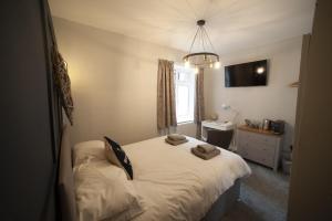 Victorian Suites - Couples Coastal Retreat