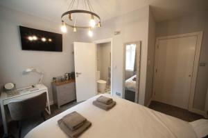 Victorian Suites - Couples Coastal Retreat