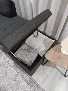 Bright 2BR Home Near Airport & Shops