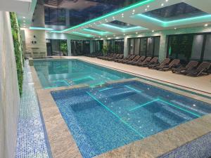 Leo Resort and Spa