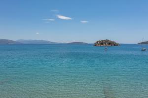 Sea Pearl Beach Front Villa Tolo