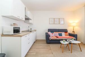 Apartment with terrace and parking